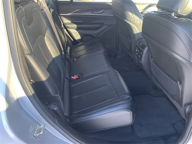 Used 2023 Jeep Grand Cherokee Limited image 27