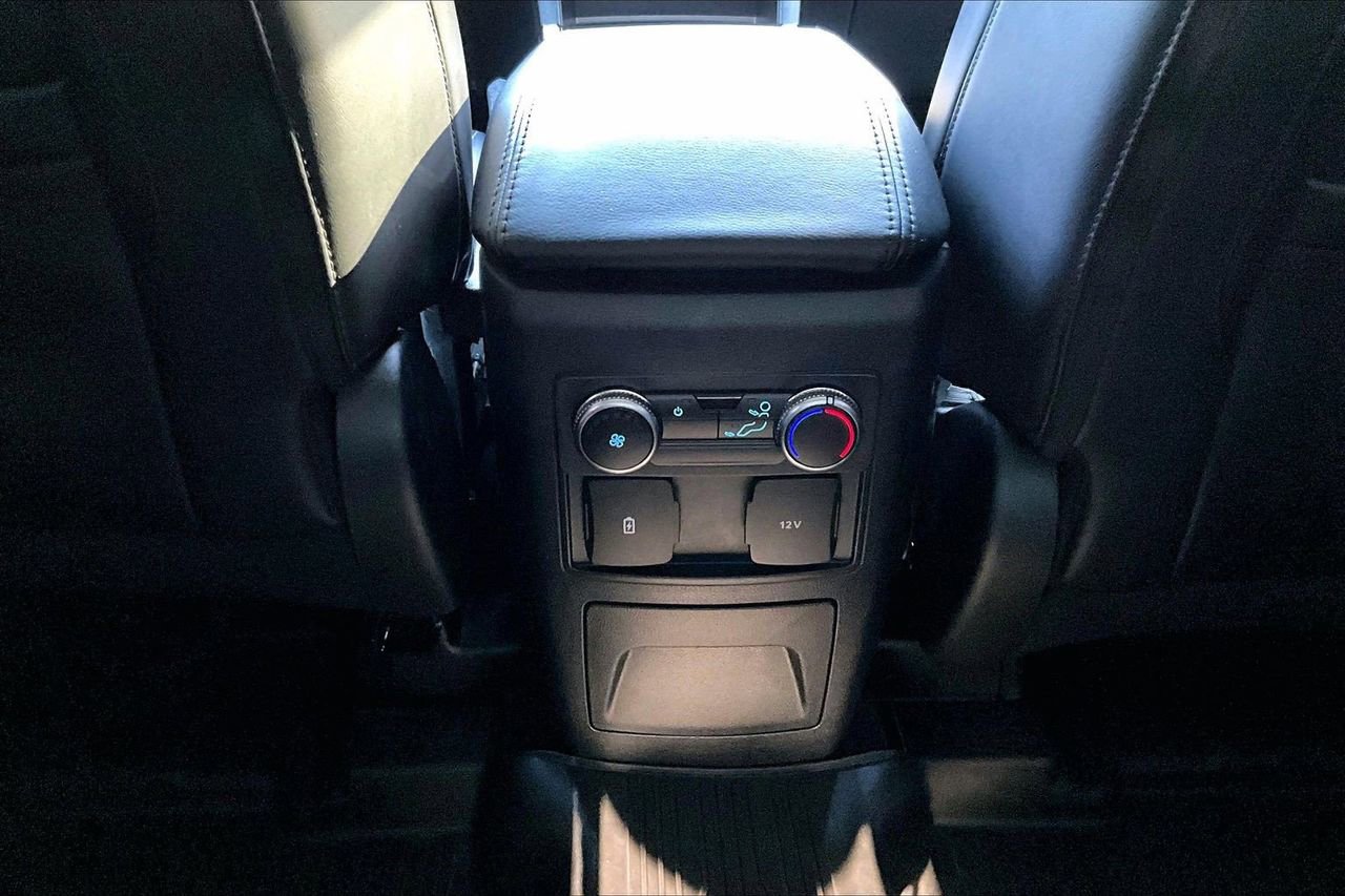 Used 2022 Ford Explorer XLT w/ Equipment Group 202A image 16