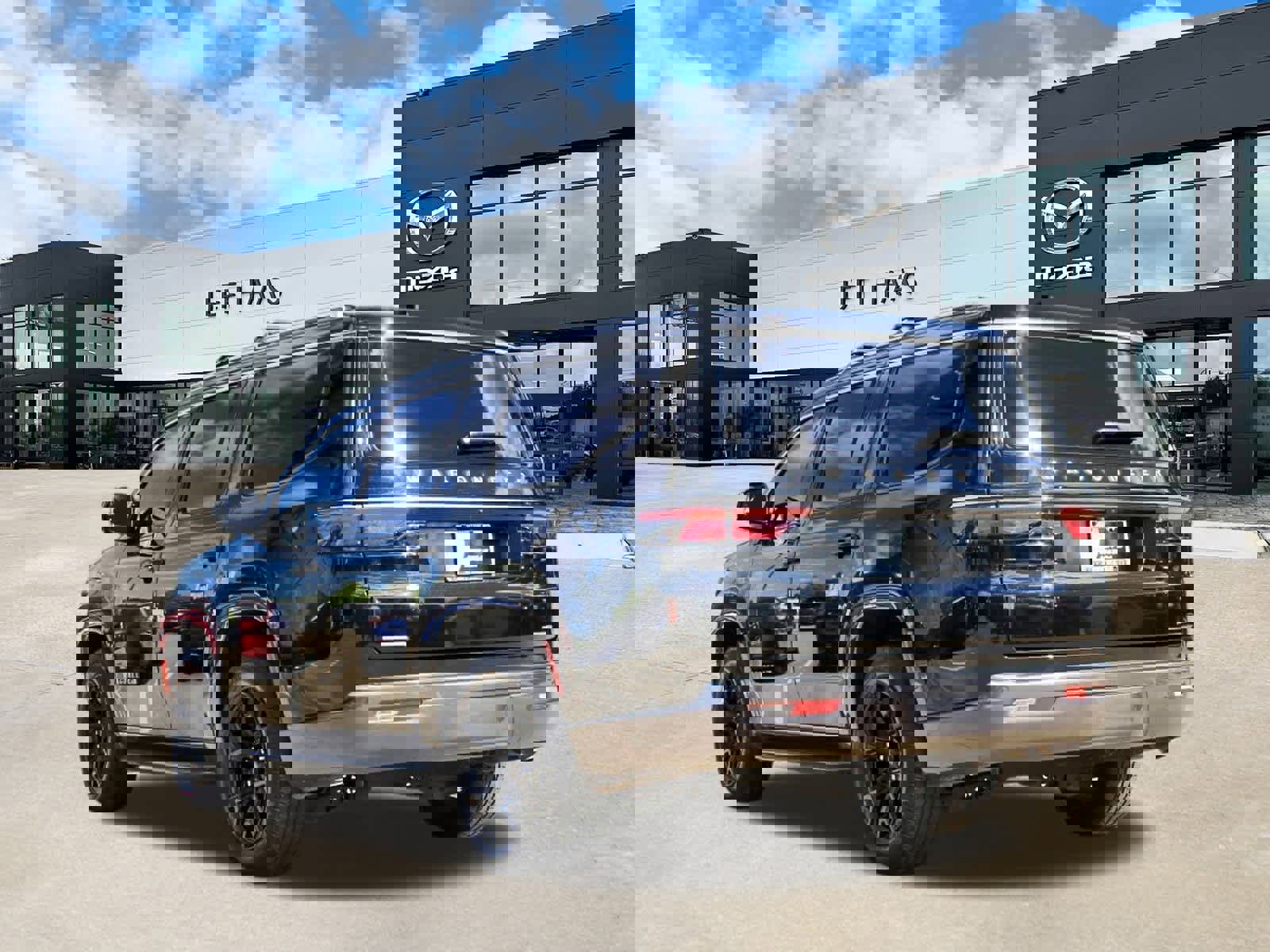 Used 2022 Jeep Wagoneer Series III w/ Flexible Seating Group image 2