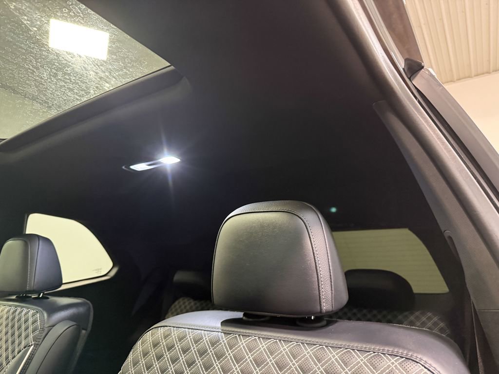 Used 2024 GMC Acadia Denali w/ LPO, Floor Liner Package image 9