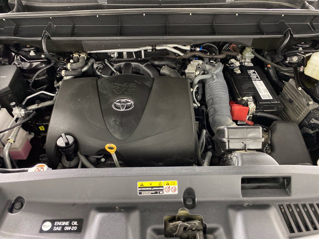 Used 2022 Toyota Highlander XLE AWD/4WD image 37