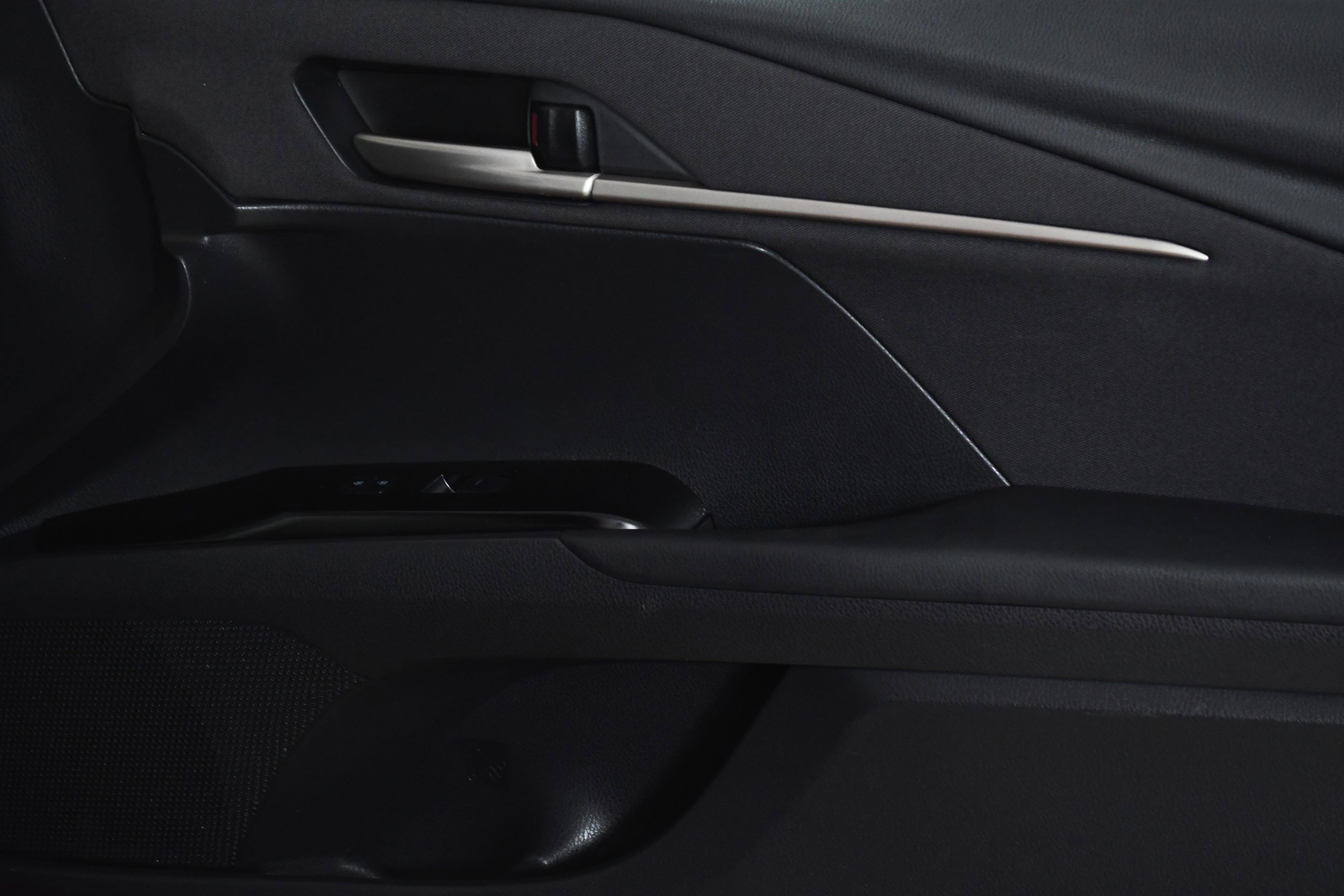 Used 2025 Toyota Camry LE image 28