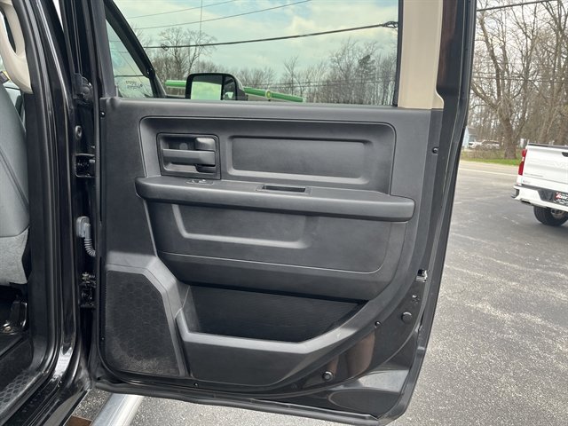 Used 2016 RAM 3500 Tradesman w/ Chrome Appearance Group image 27