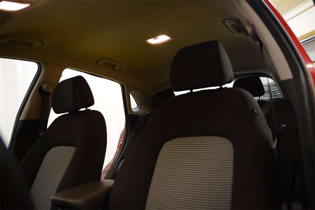Used 2023 Hyundai Kona SE image 28