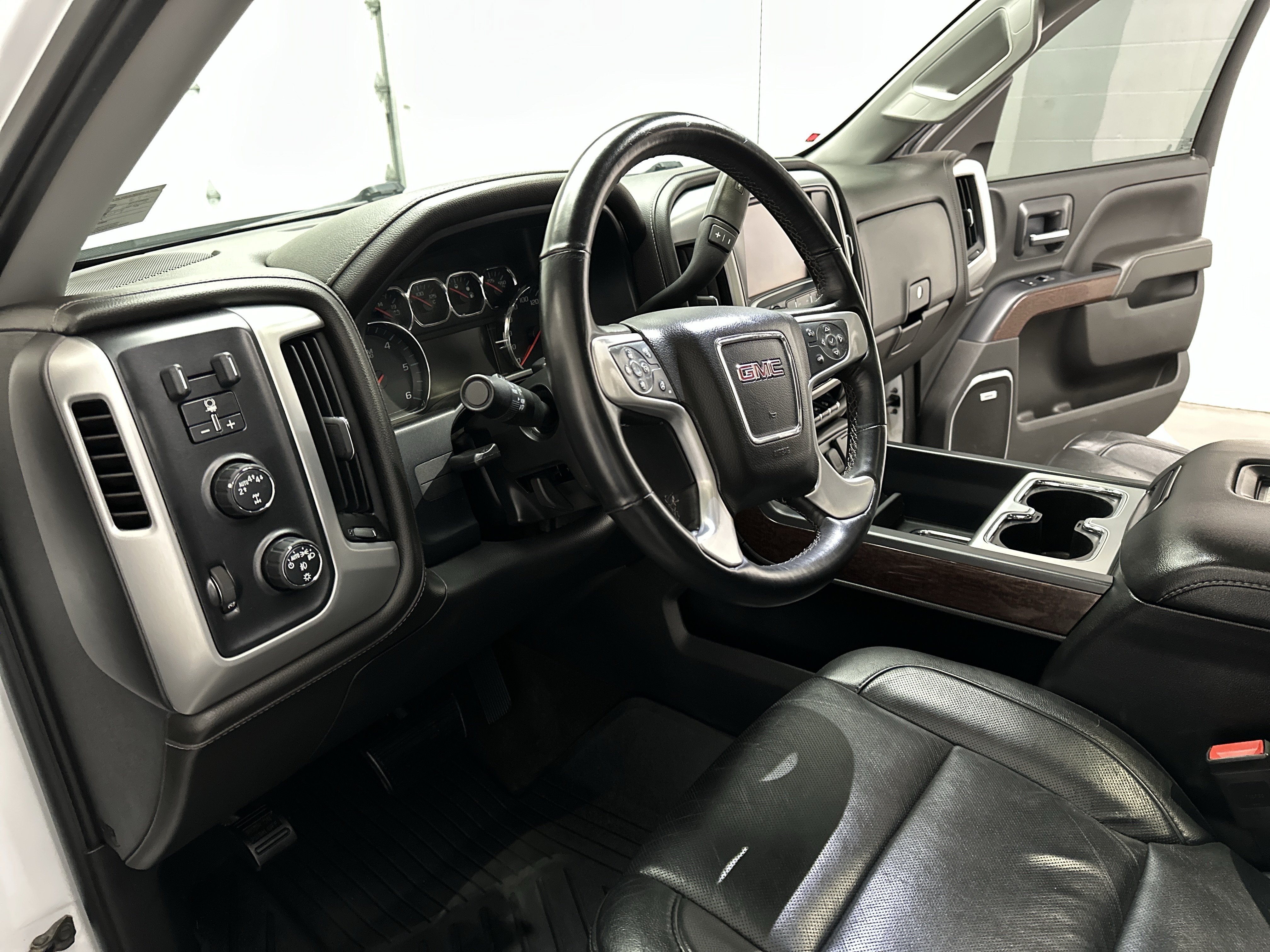 Used 2018 GMC Sierra 1500 SLT w/ SLT Premium Package AWD/4WD image 19