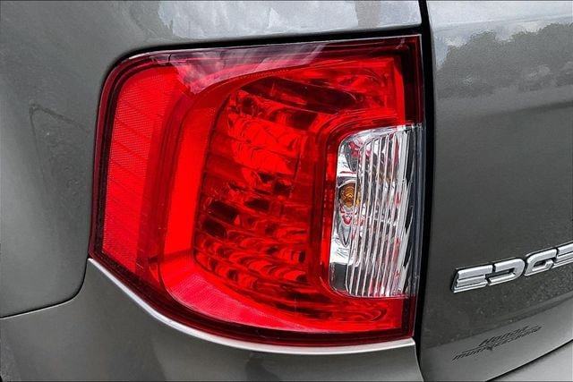 Used 2013 Ford Edge SEL FWD image 21