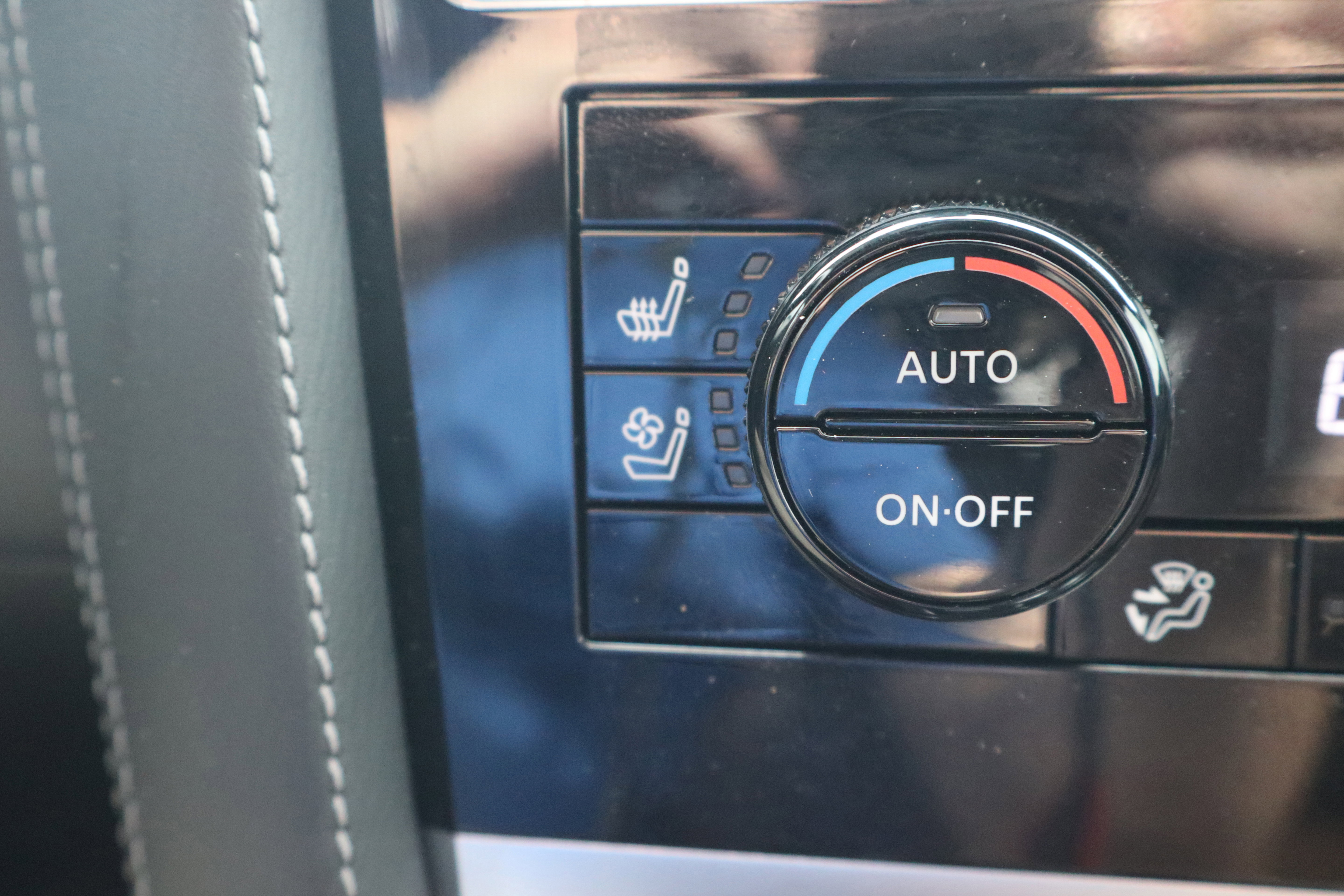 Used 2024 Nissan Armada Platinum w/ Cargo Package image 21