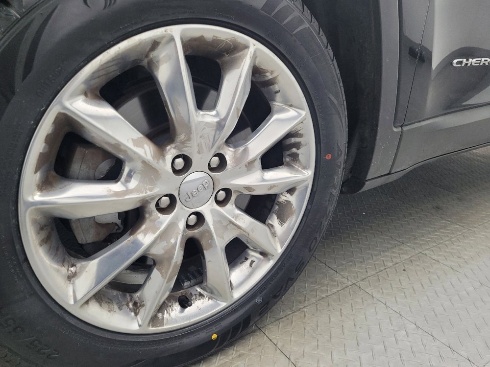 Used 2016 Jeep Cherokee Limited w/ Luxury Group image 31