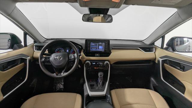 Used 2020 Toyota RAV4 LE FWD image 21