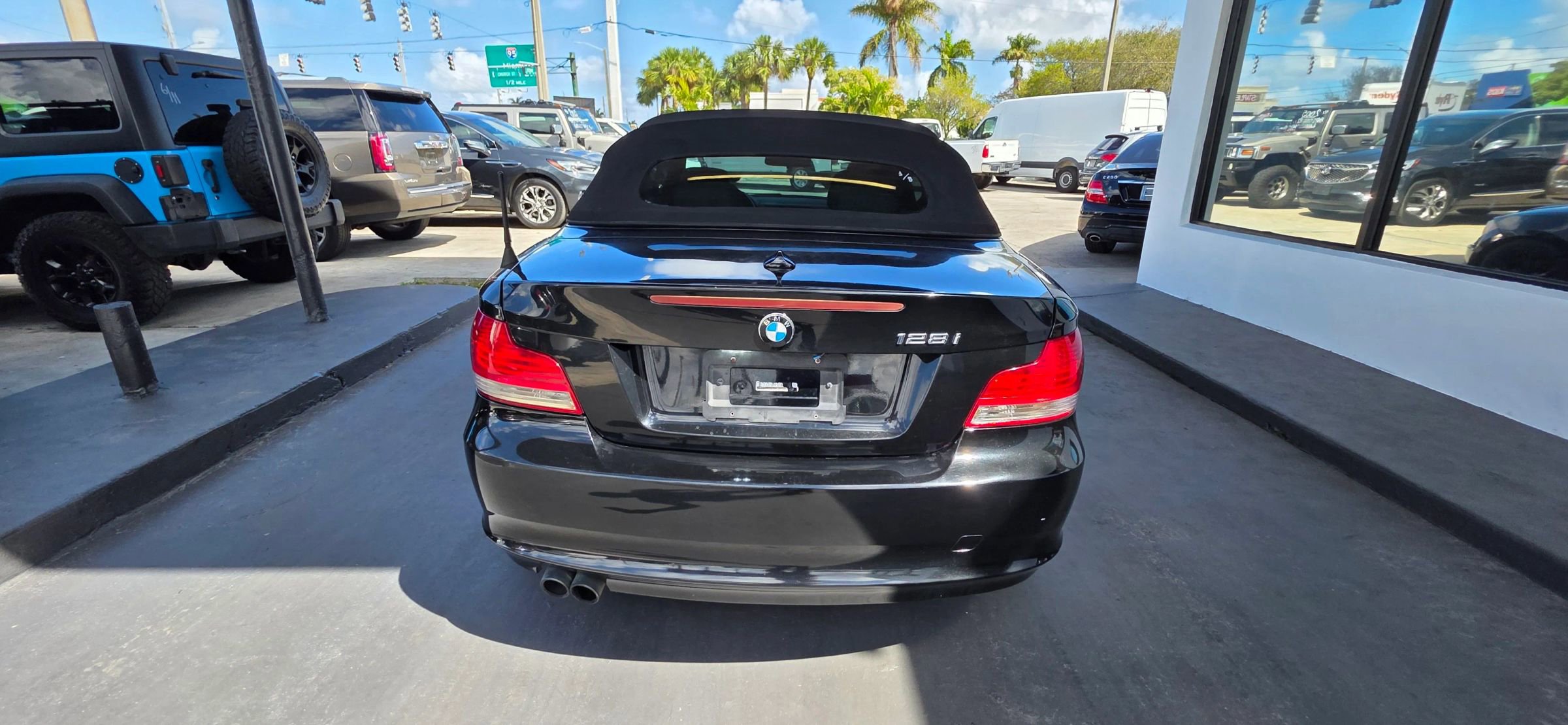 Used 2011 BMW 128i Convertible image 8
