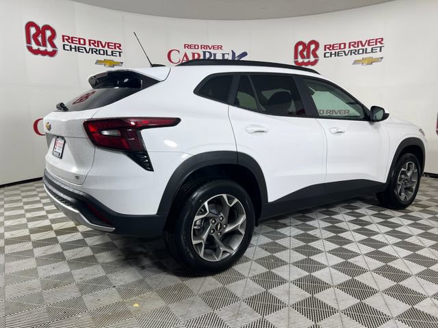 New 2026 Chevrolet Trax LT w/ Driver Confidence Package FWD image 7