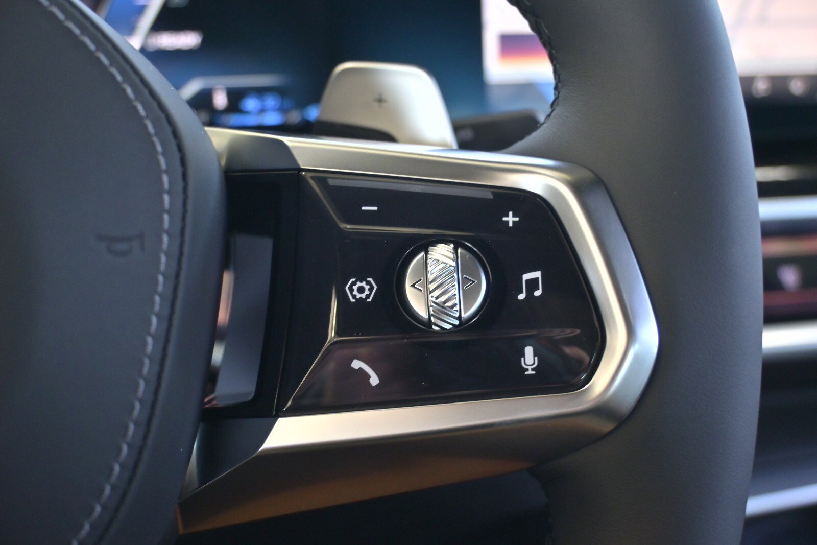 New 2026 BMW 750e xDrive w/ Executive Package image 21