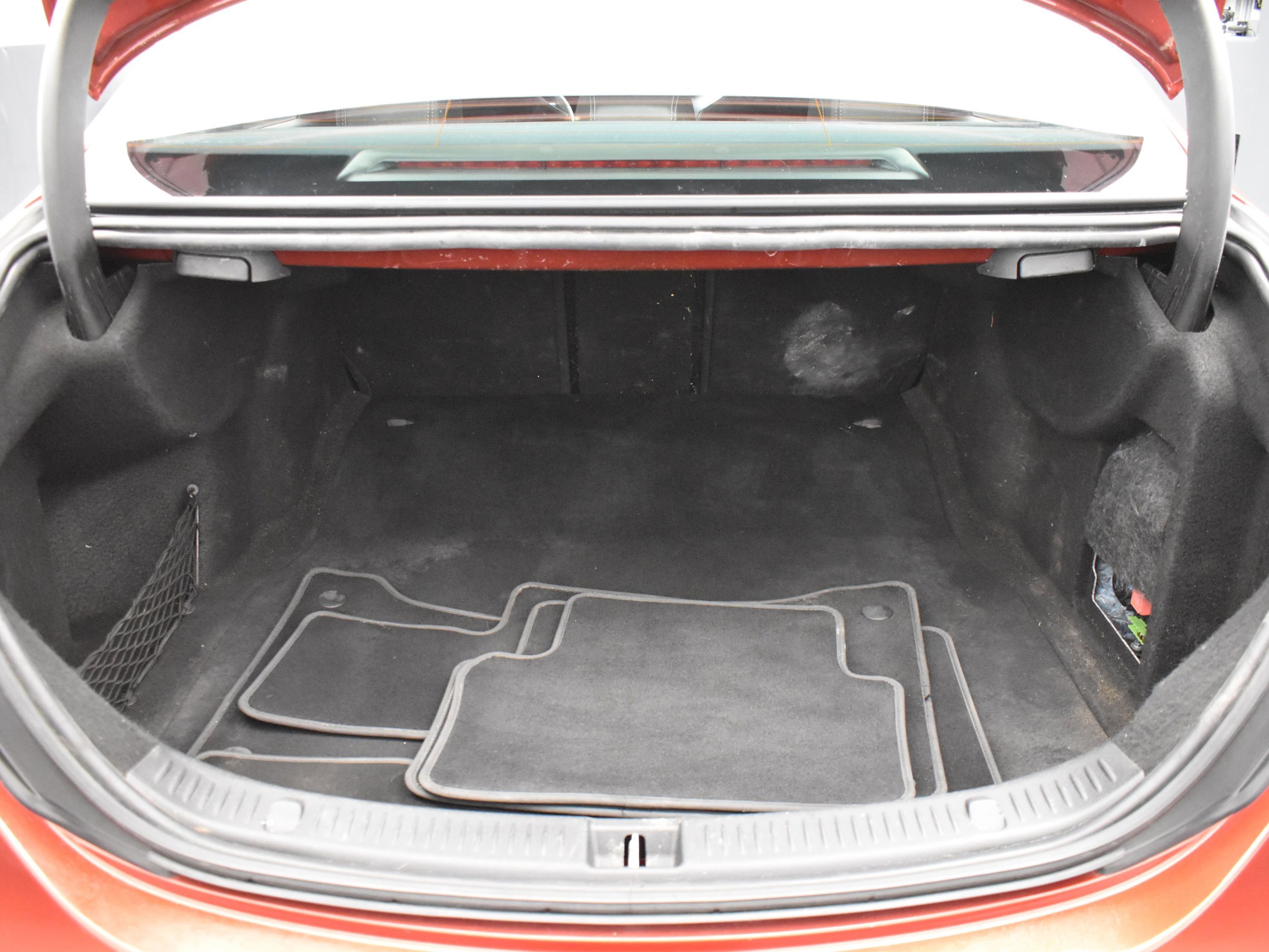 Used 2018 Mercedes-Benz E 300 4MATIC w/ Premium 2 Package image 13