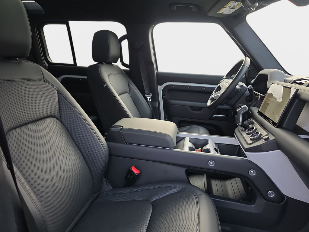 Used 2025 Land Rover Defender 110 S image 10