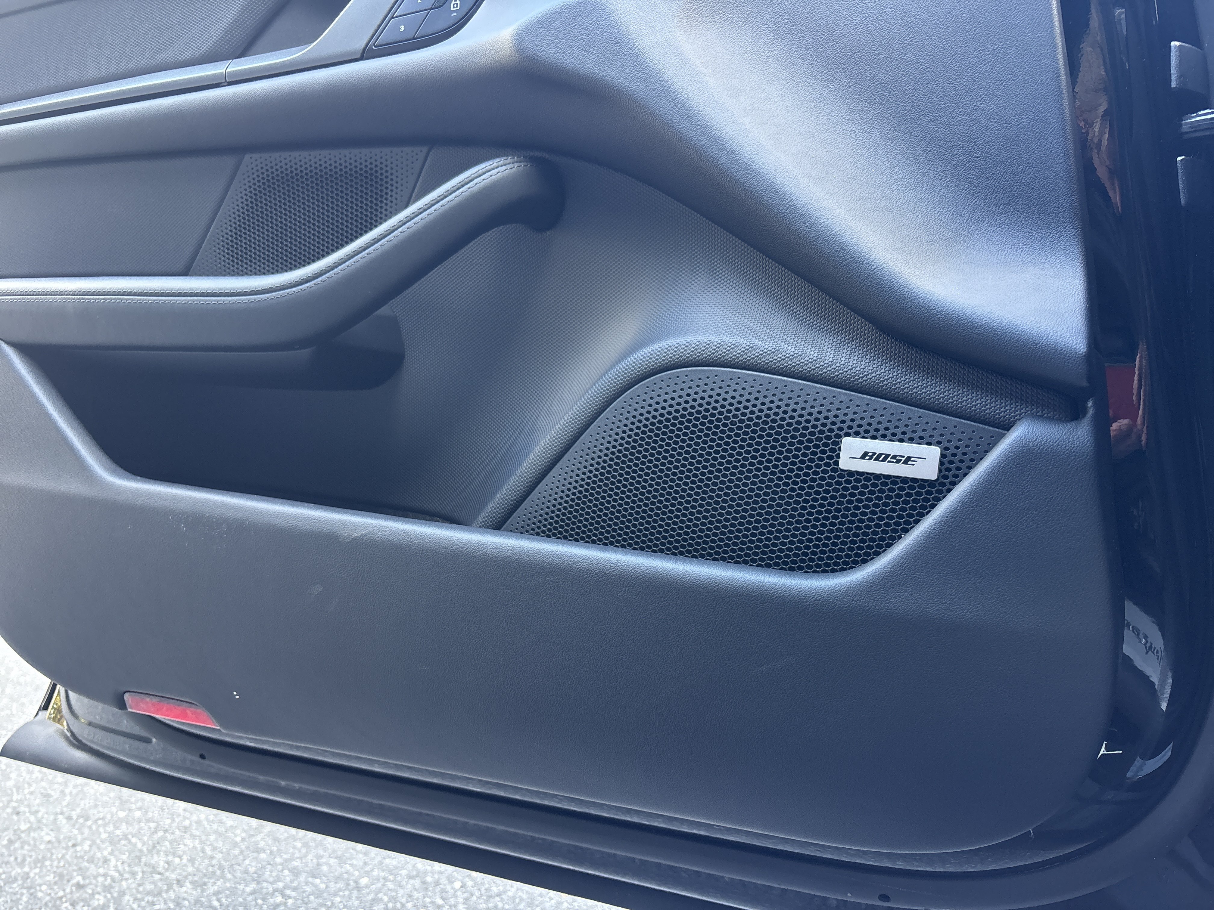 New 2025 Porsche Taycan w/ Premium Package RWD image 51