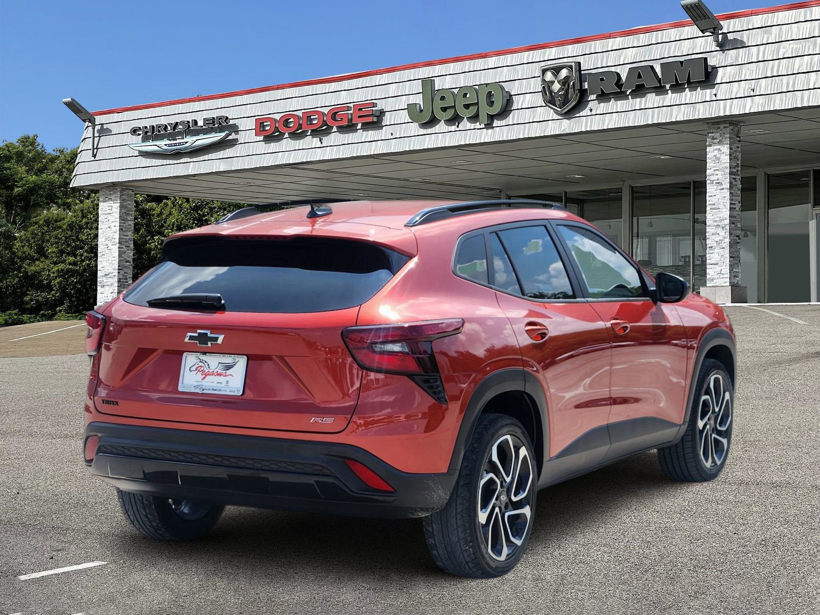 Used 2024 Chevrolet Trax RS FWD image 5