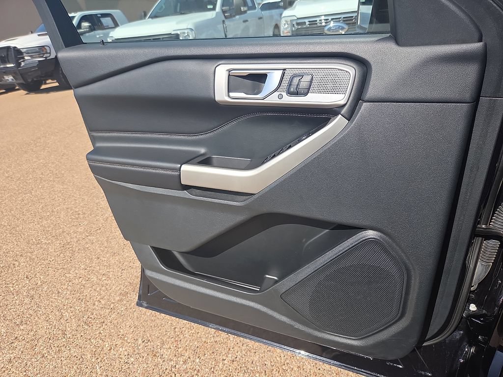 Used 2023 Ford Explorer Limited w/ Equipment Group 301A RWD image 20