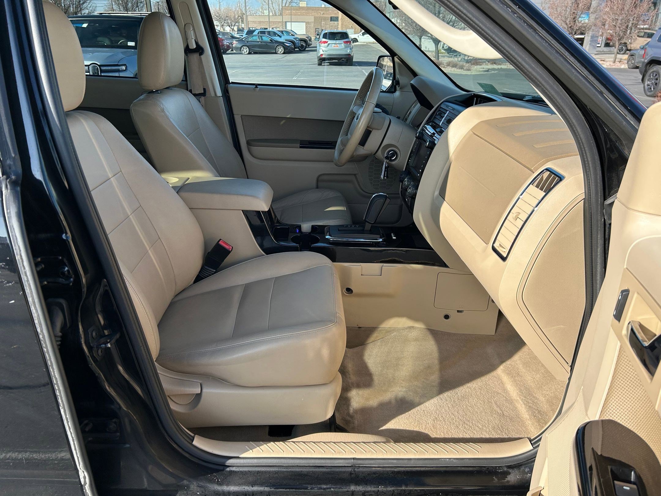 Used 2010 Ford Escape Limited image 29