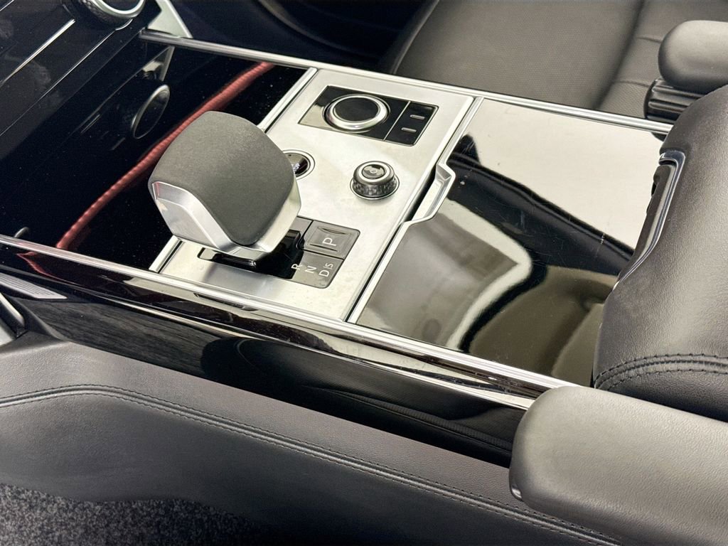 Used 2023 Land Rover Range Rover SE image 21