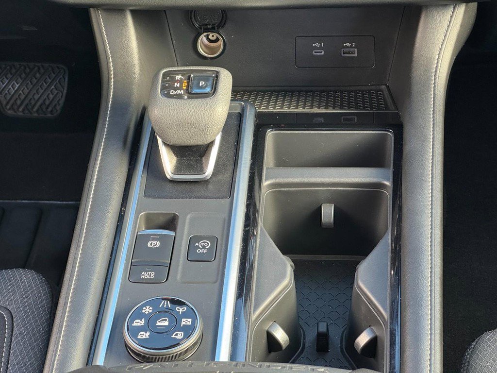 Used 2022 Nissan Pathfinder SV w/ SV Premium Package image 15