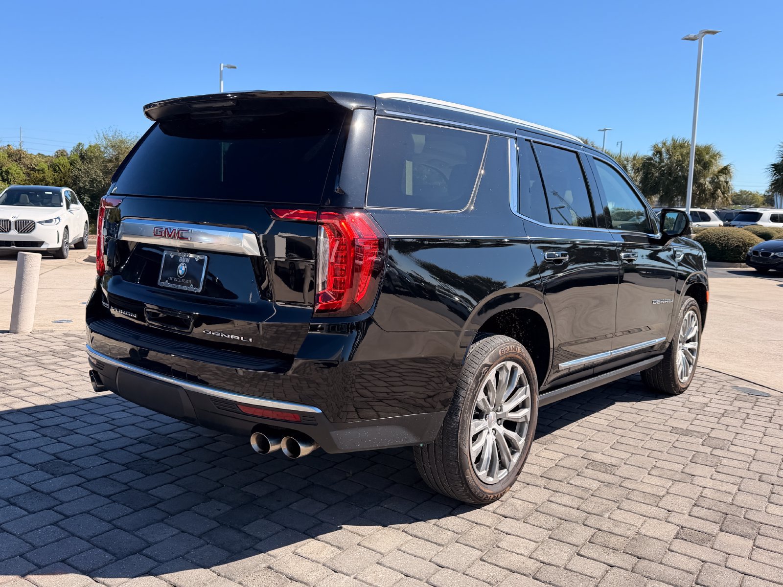 Used 2022 GMC Yukon Denali AWD/4WD image 9