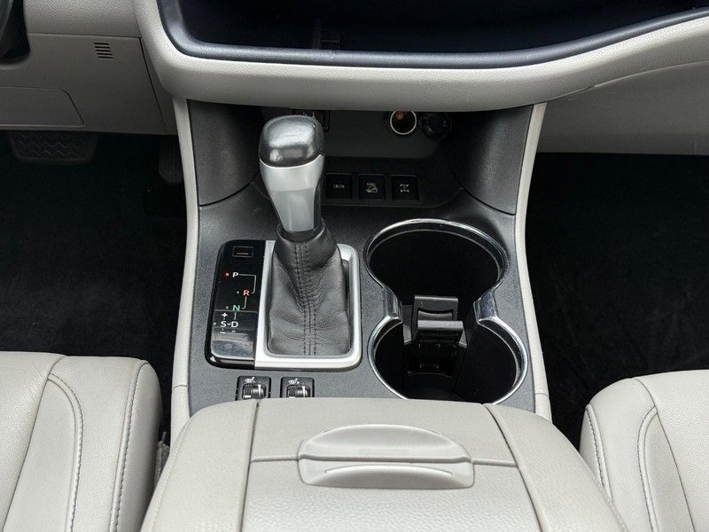 Used 2015 Toyota Highlander XLE image 12