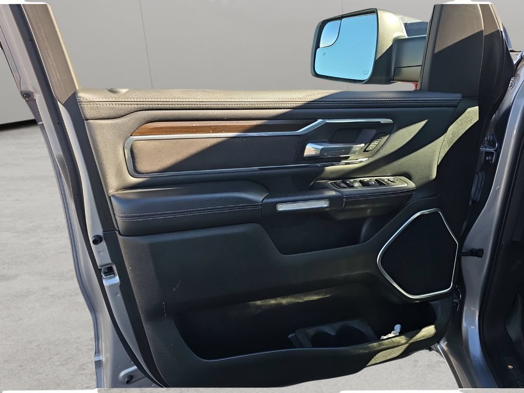 Used 2022 RAM 1500 Laramie AWD/4WD image 11