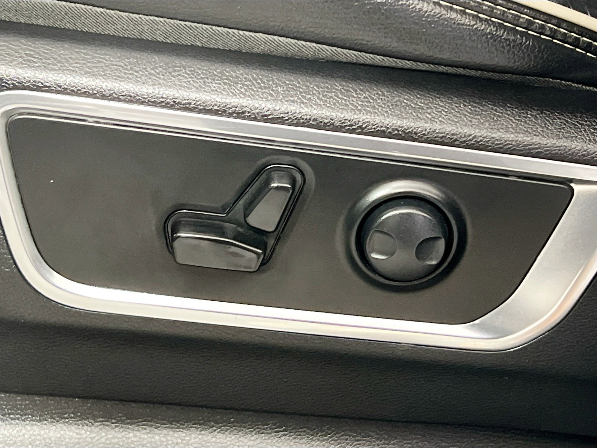 Used 2024 RAM 1500 Laramie image 15