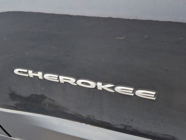 Used 2019 Jeep Cherokee Latitude Plus image 5