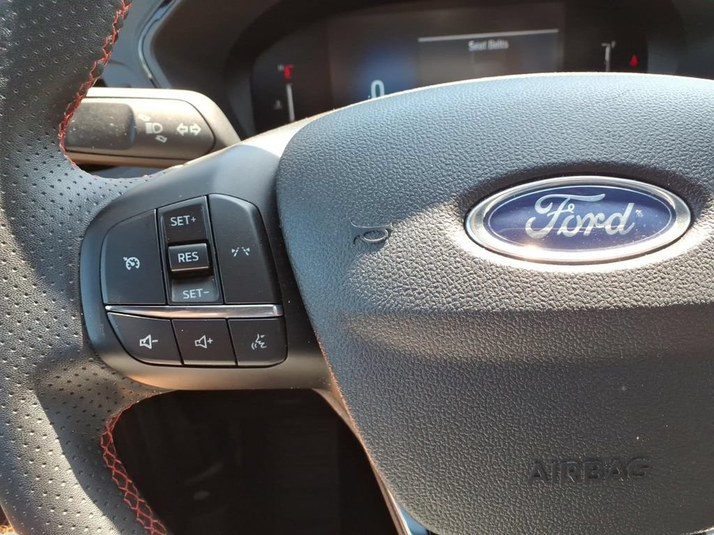 Used 2025 Ford Escape ST-Line AWD/4WD image 18