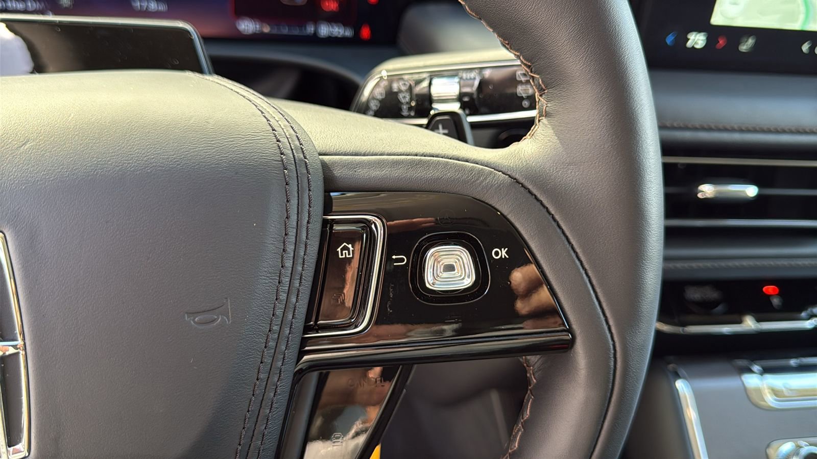 New 2026 Lincoln Aviator AWD image 28