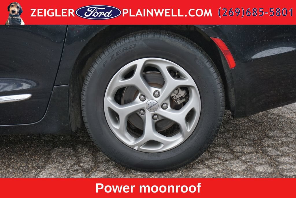 Used 2023 Chrysler Pacifica Limited FWD image 9