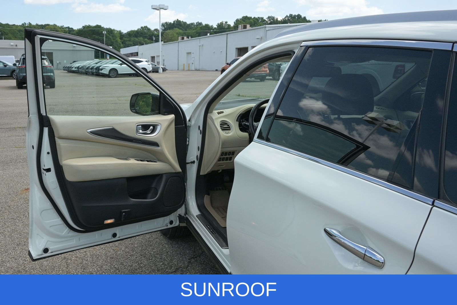 Used 2020 INFINITI QX60 Luxe w/ Essential Package AWD/4WD image 12