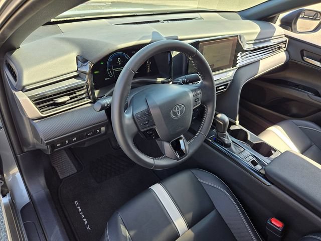 Used 2025 Toyota Camry SE FWD image 9