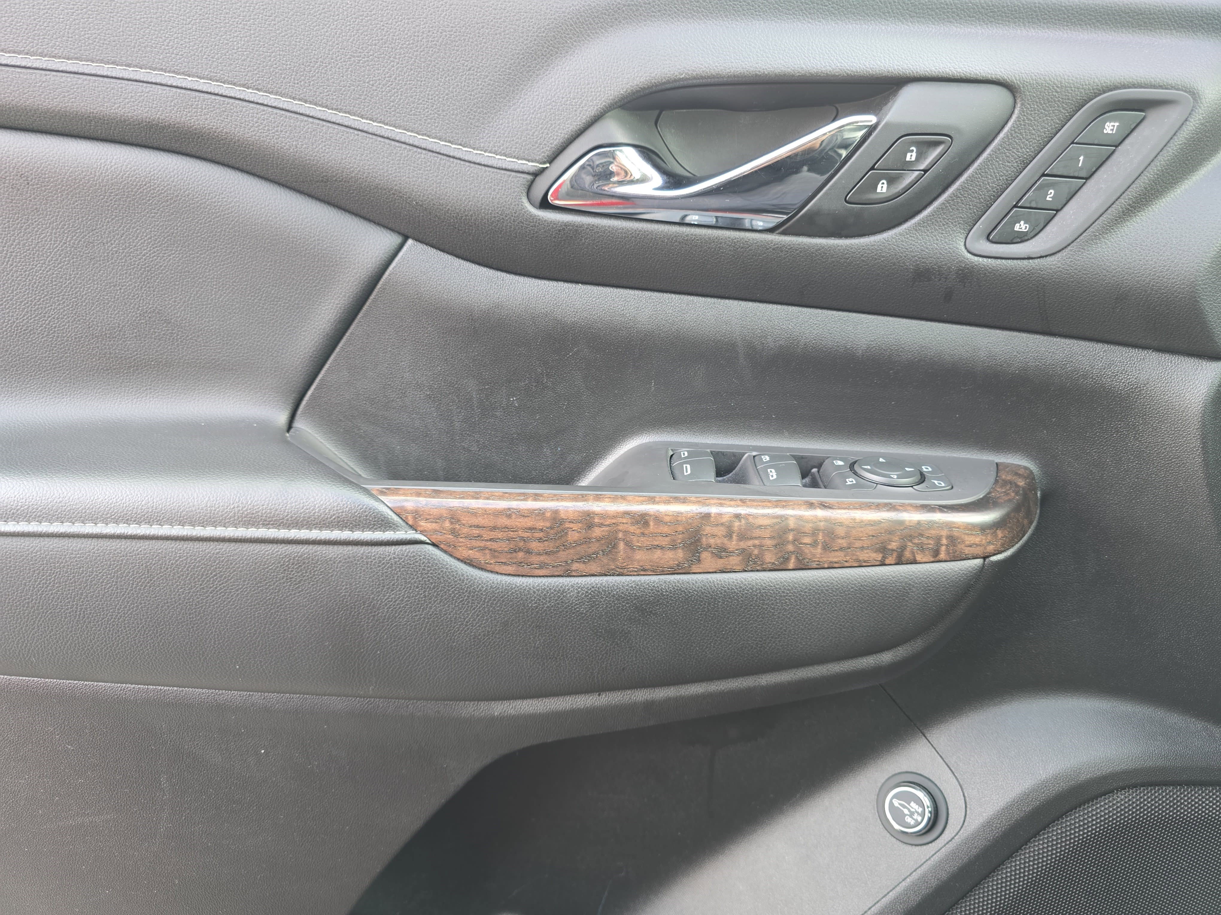 Used 2021 GMC Acadia Denali w/ Trailering Package image 24