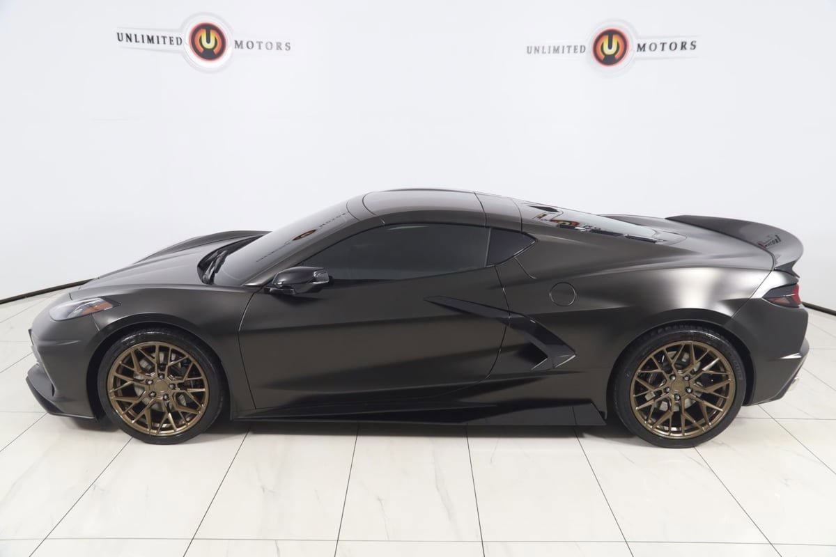 Used 2022 Chevrolet Corvette Stingray Preferred Cpe w/ Z51 Performance Package RWD image 37
