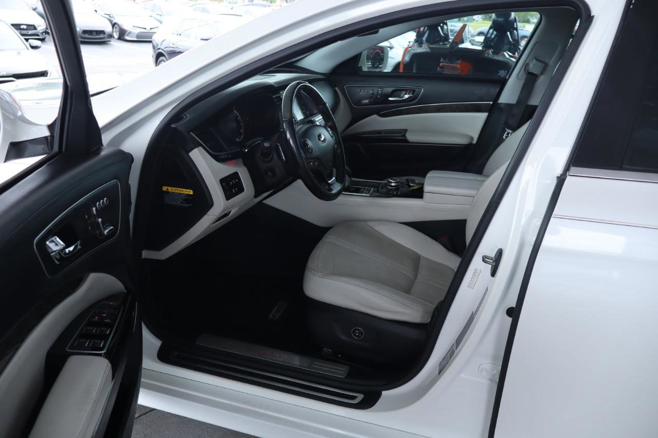 Used 2016 Kia K900 Luxury image 14