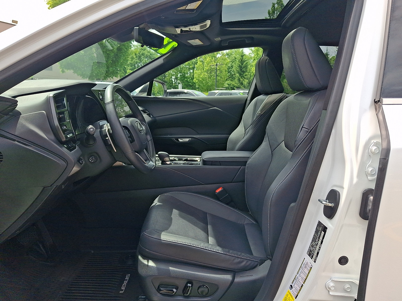Certified 2023 Lexus RX 350 Premium Plus w/ Accessory Package AWD/4WD image 14