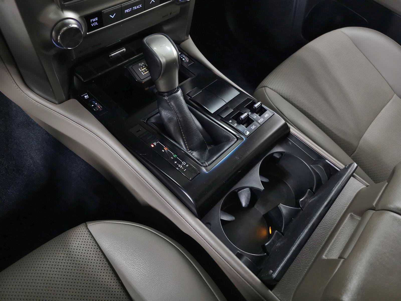 Used 2020 Lexus GX 460 Premium w/ Premium Package AWD/4WD image 29