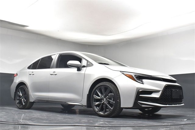 Used 2025 Toyota Corolla SE image 29