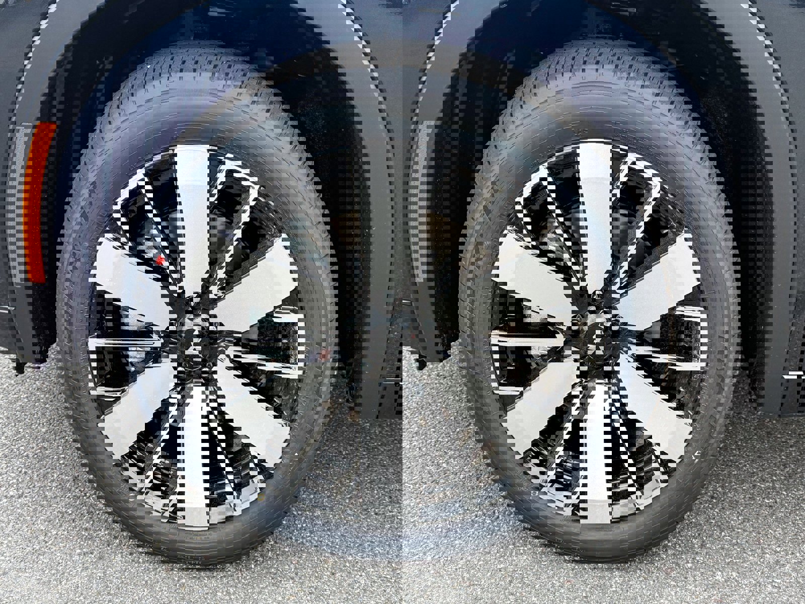 New 2025 Mitsubishi Outlander AWD image 13