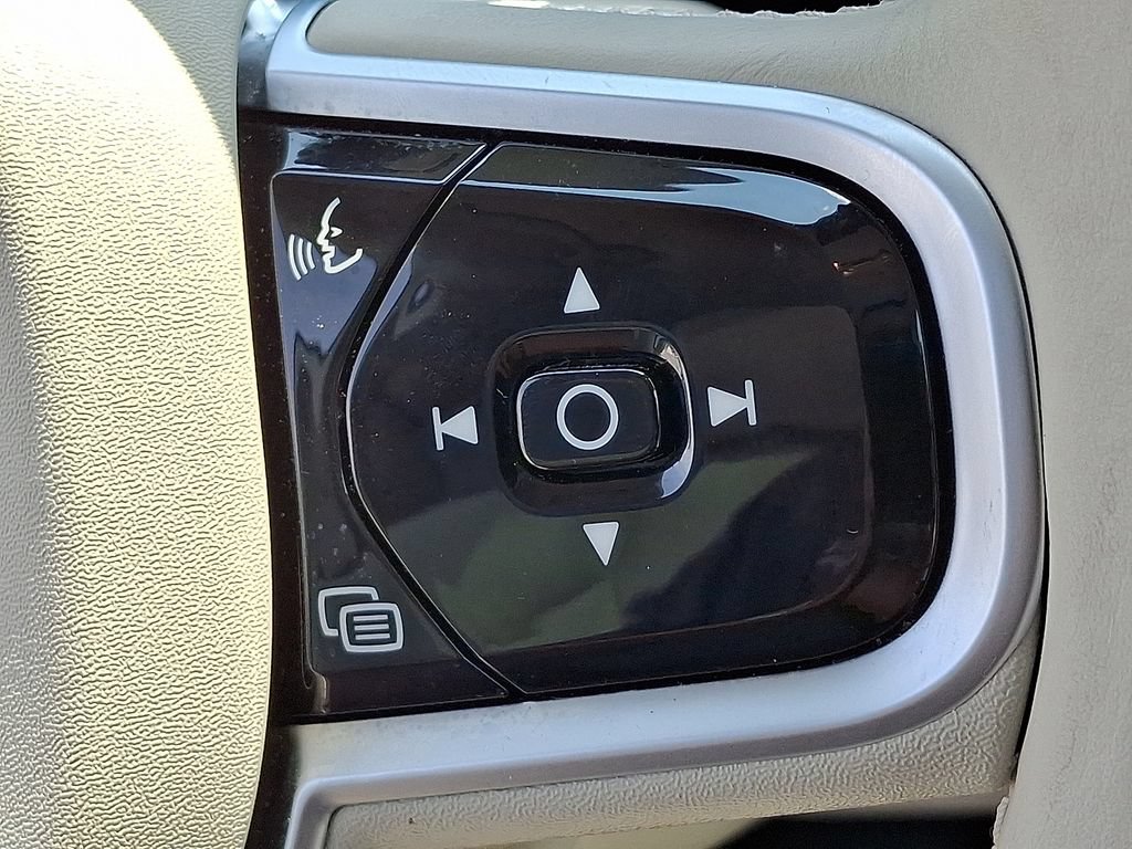 Certified 2026 Volvo XC60 B5 Ultra AWD/4WD image 24