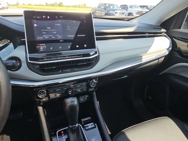 Used 2022 Jeep Compass Limited w/ Sun and Sound Group image 40