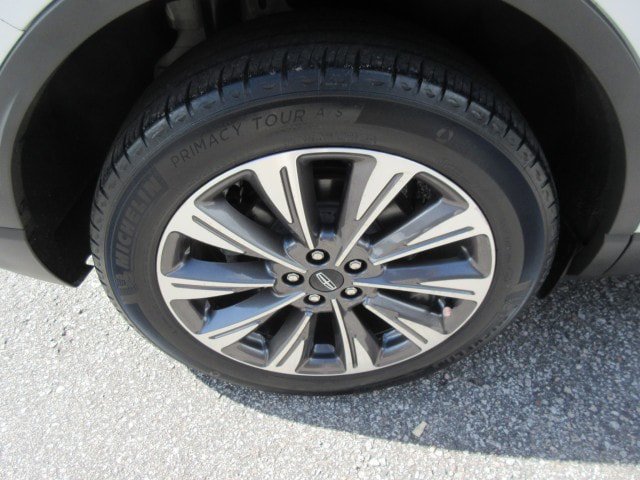 Used 2022 Lincoln Corsair Reserve w/ Elements Package FWD image 11