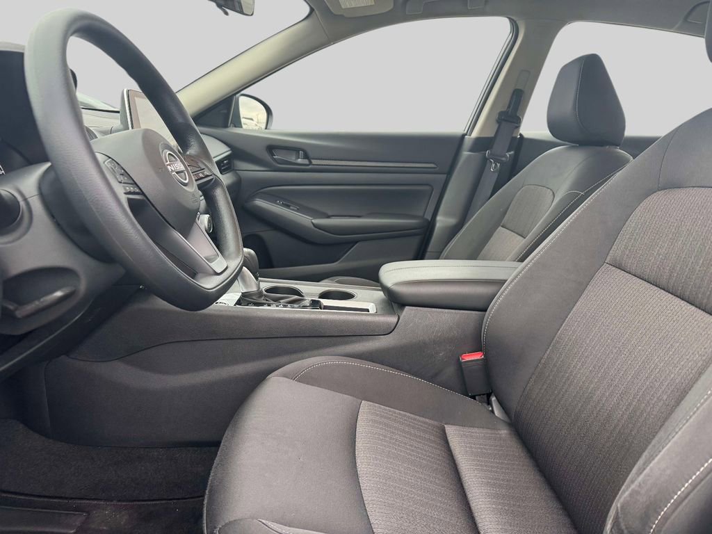 Used 2025 Nissan Altima 2.5 S image 14