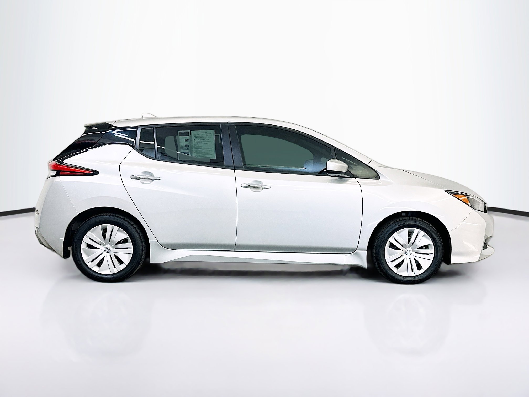 Used 2024 Nissan Leaf S FWD image 10