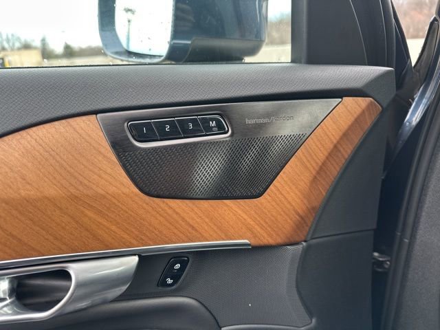 Certified 2023 Volvo XC90 B6 Plus w/ Protection Package Premier image 33