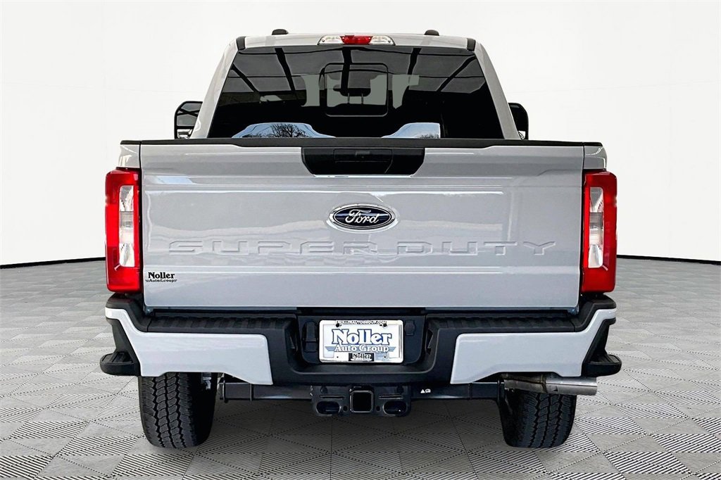 Used 2026 Ford F250 XL w/ STX Appearance Package image 4