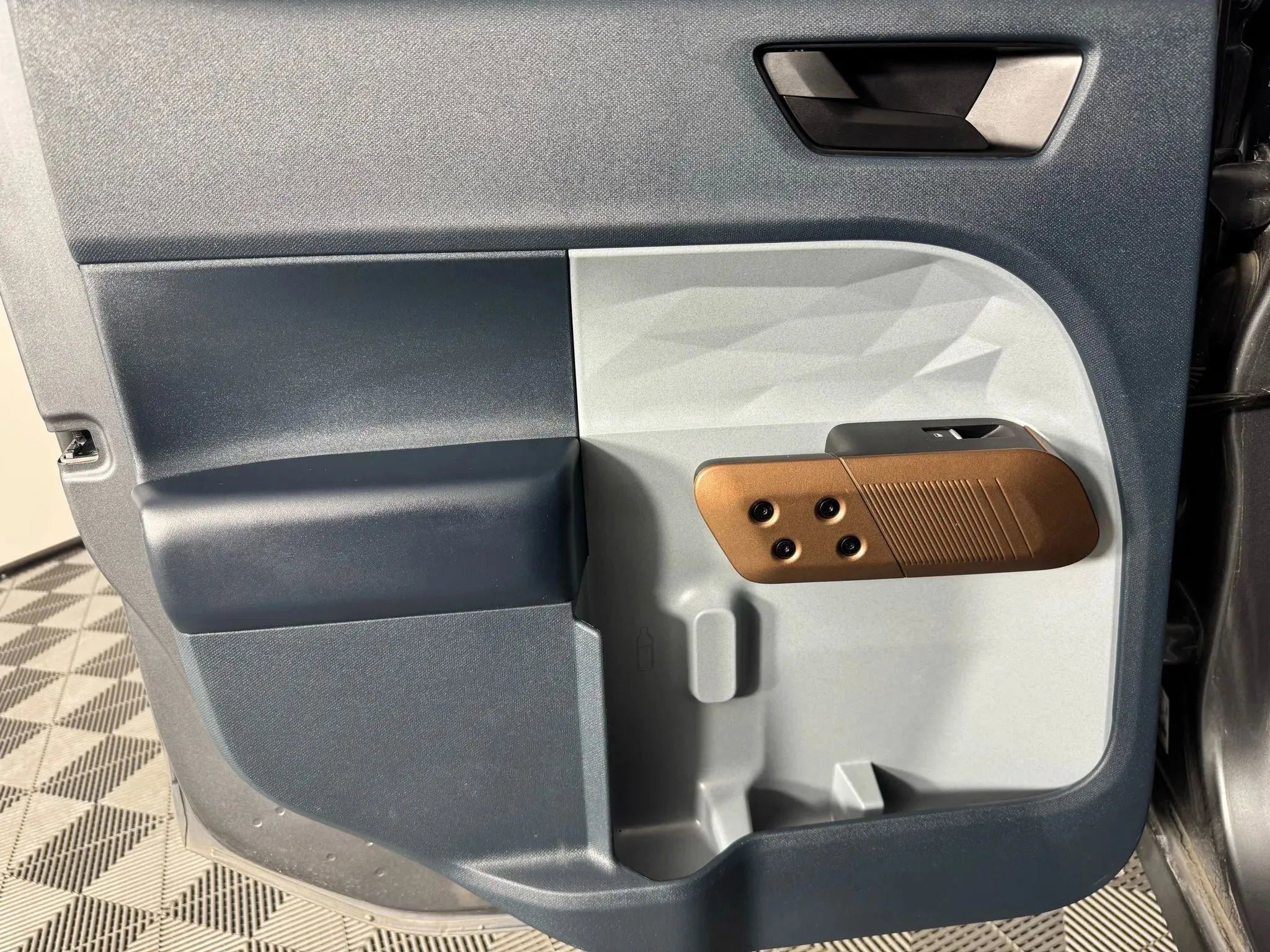 Used 2022 Ford Maverick Lariat image 39