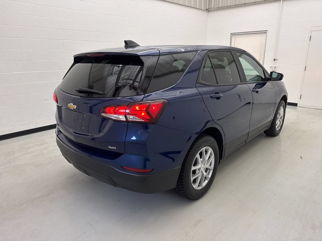 Used 2023 Chevrolet Equinox LS AWD/4WD image 8